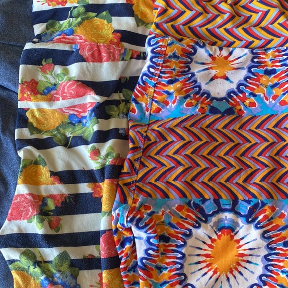 4 Pair of LuLaRoe One Size Leggings - Picture 3 of 5